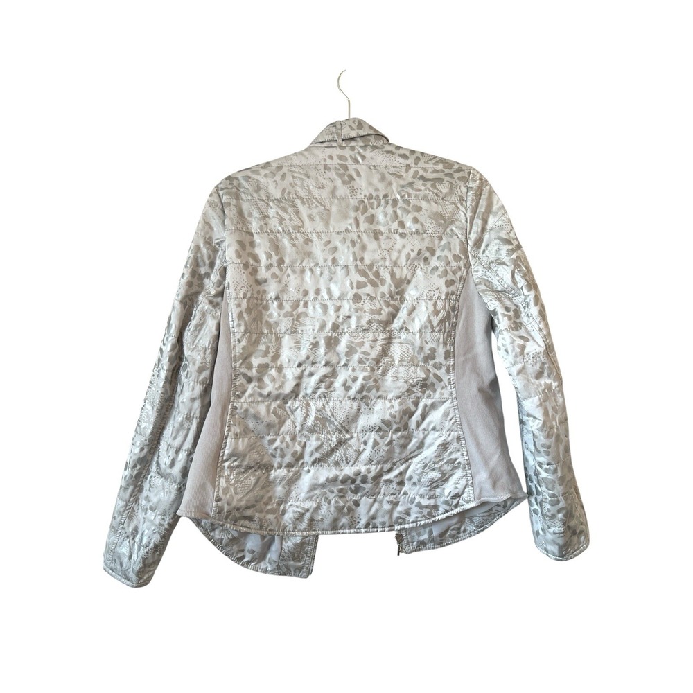 Chicos Silver Animal Print Quilted Jacket Metallic Mock Neck Zip Size 1 M - Picture 2 of 8